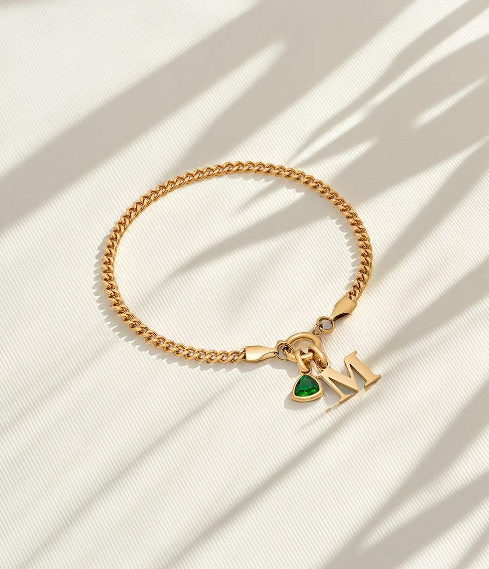 Bracelet Initiale Perlé à Pierre de Naissance